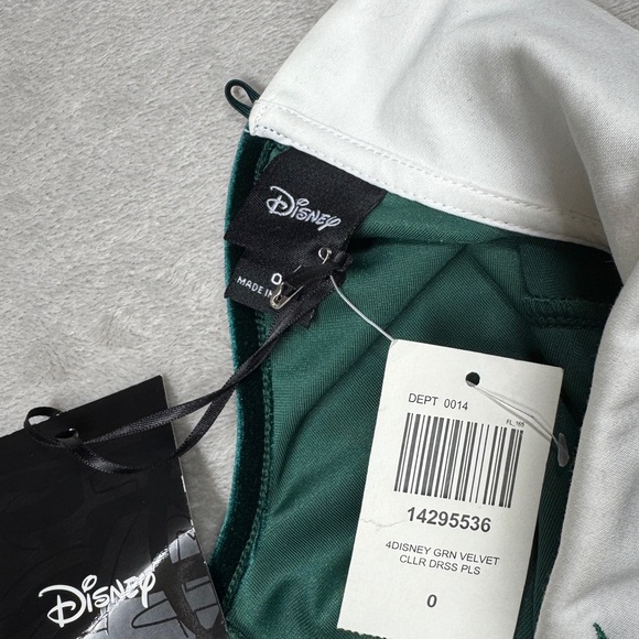 NWT Disney Mickey Mouse Holiday Green Velvet Long Sleeve White Collared Dress 0 - Picture 15 of 16